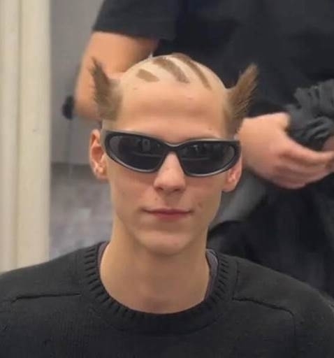 Ez ám az igazán egyedi séró 😮