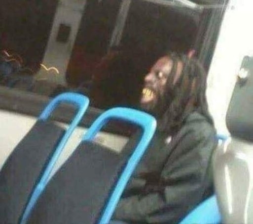 Le mernél ülni mellé a buszon?