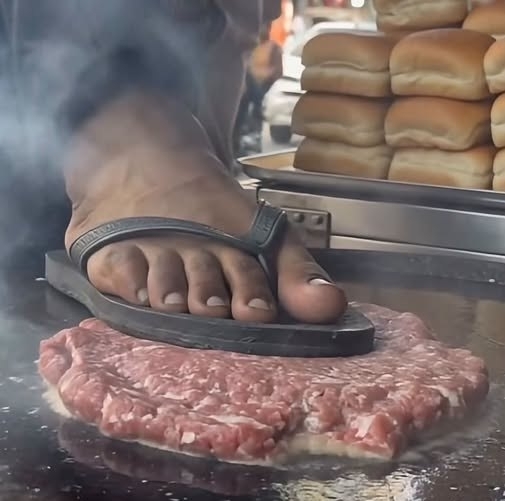 Ez a legújabb? Lábműves burger?