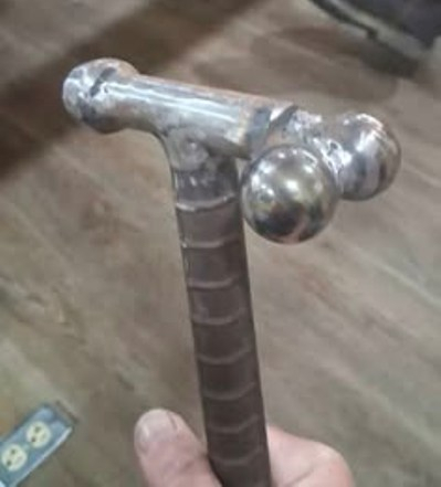 Amikor a főnök azt mondja - Hozz egy tökös szerszámot, amivel oda lehet csapni!